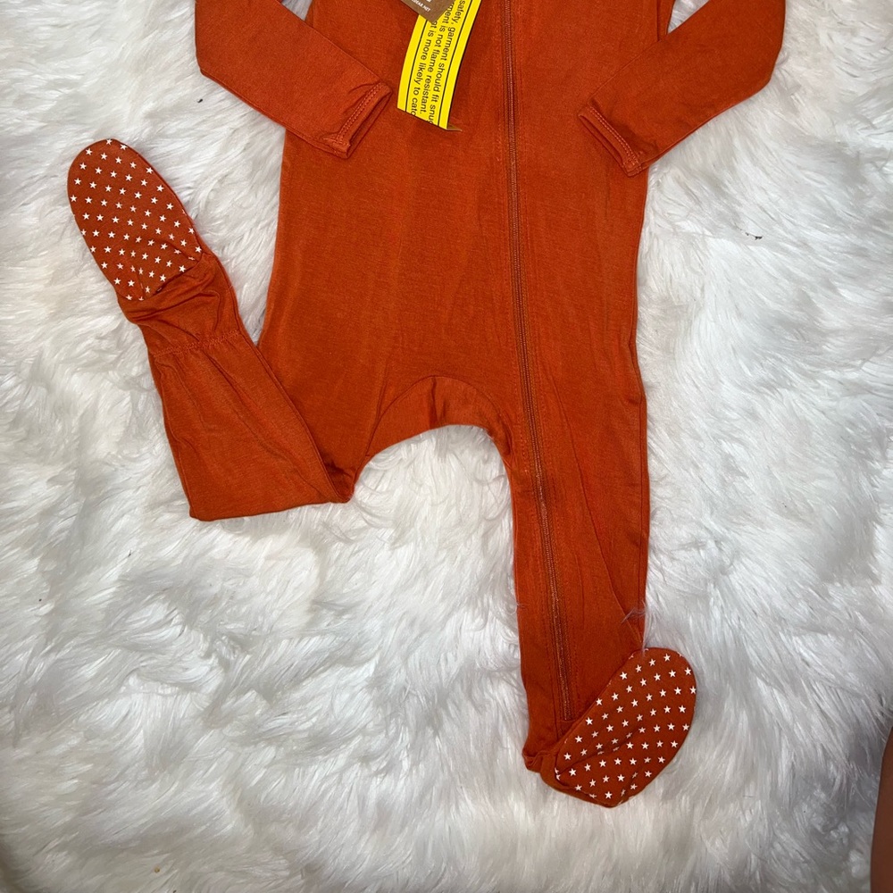 ⛔️SOLD⛔️ Angel dear NWT 18/24 sleeper footie - Picture 3 of 9
